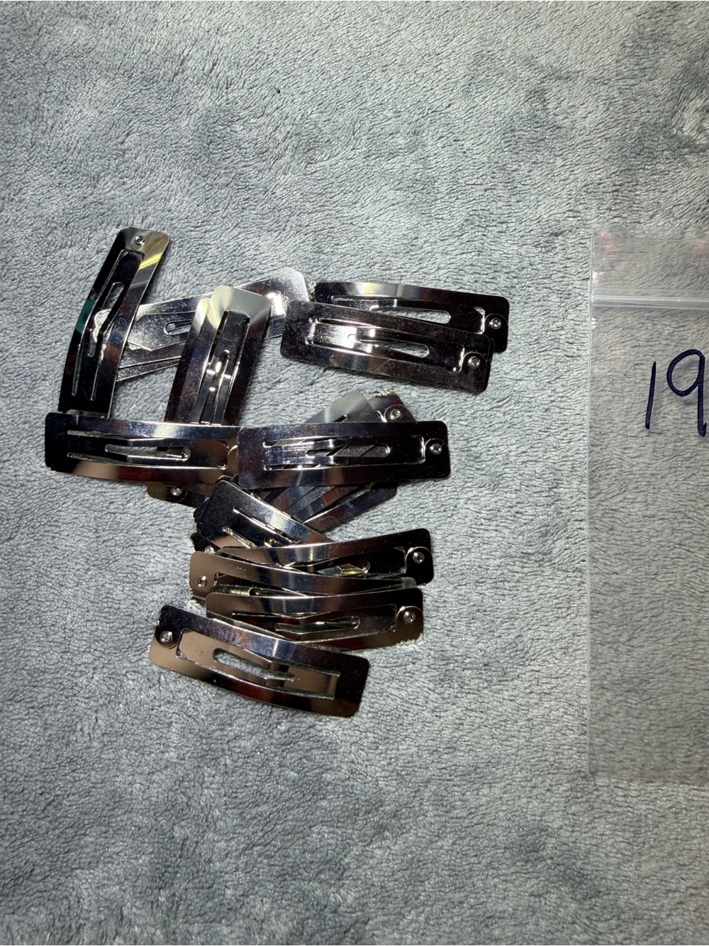 Silver Hair clips. Alligator clips in 4 sizes and 2 styles of snap clips. - Picture 7 of 7